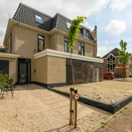 Stylish With Beamer Near The Station Apartment Bodegraven