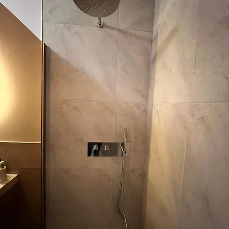 Luxury With Sauna, Bath And Cinema Private * בודחרייבן