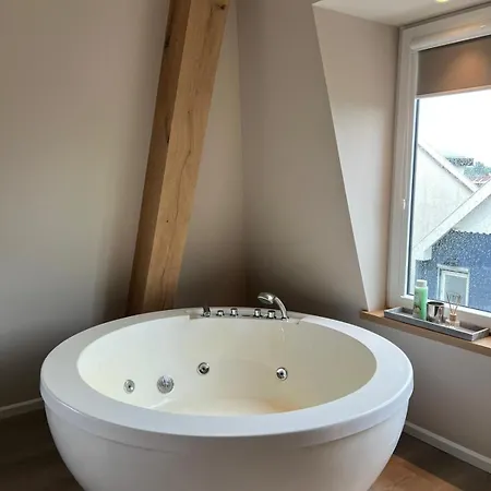 דירה Luxury With Sauna, Bath And Cinema Private